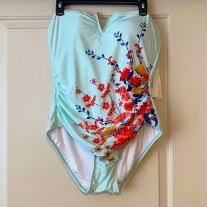 Brand New Calvin Klein V-Wire Floral One Piece Swimsuit